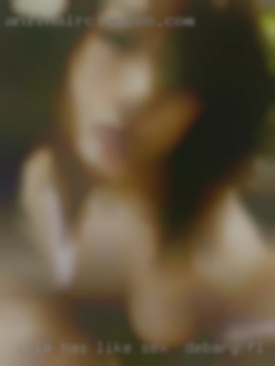 Elle has a sexy like sex in Debary, FL tight body and tattoos.