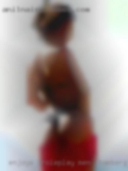 Enjoys men in Bamberg, SC  roleplay, fantasy.