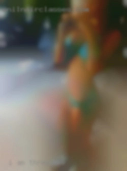 I am a very sensual in threesome and gentle person.
